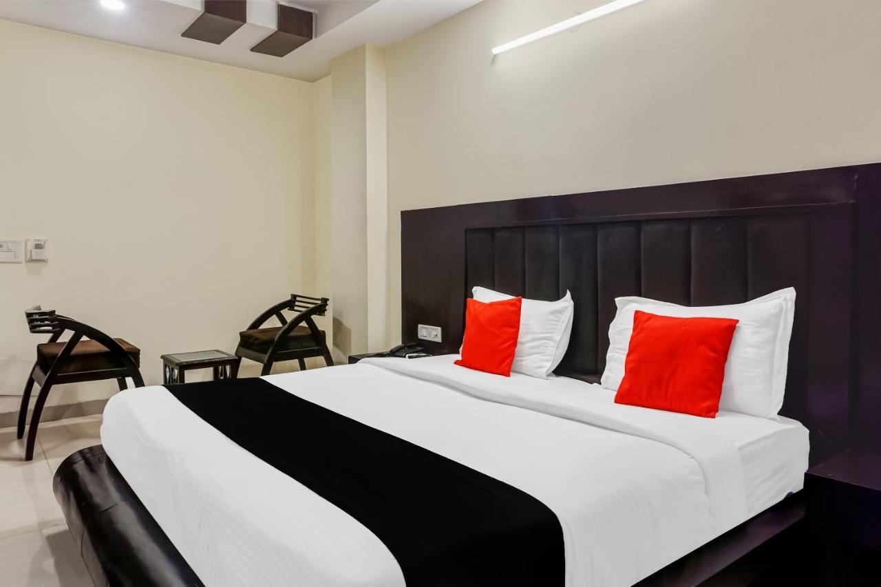 Capital O Hotel Jeyan Inn Near Gurudwara Shri Bangla Sahib Delhi Zewnętrze zdjęcie