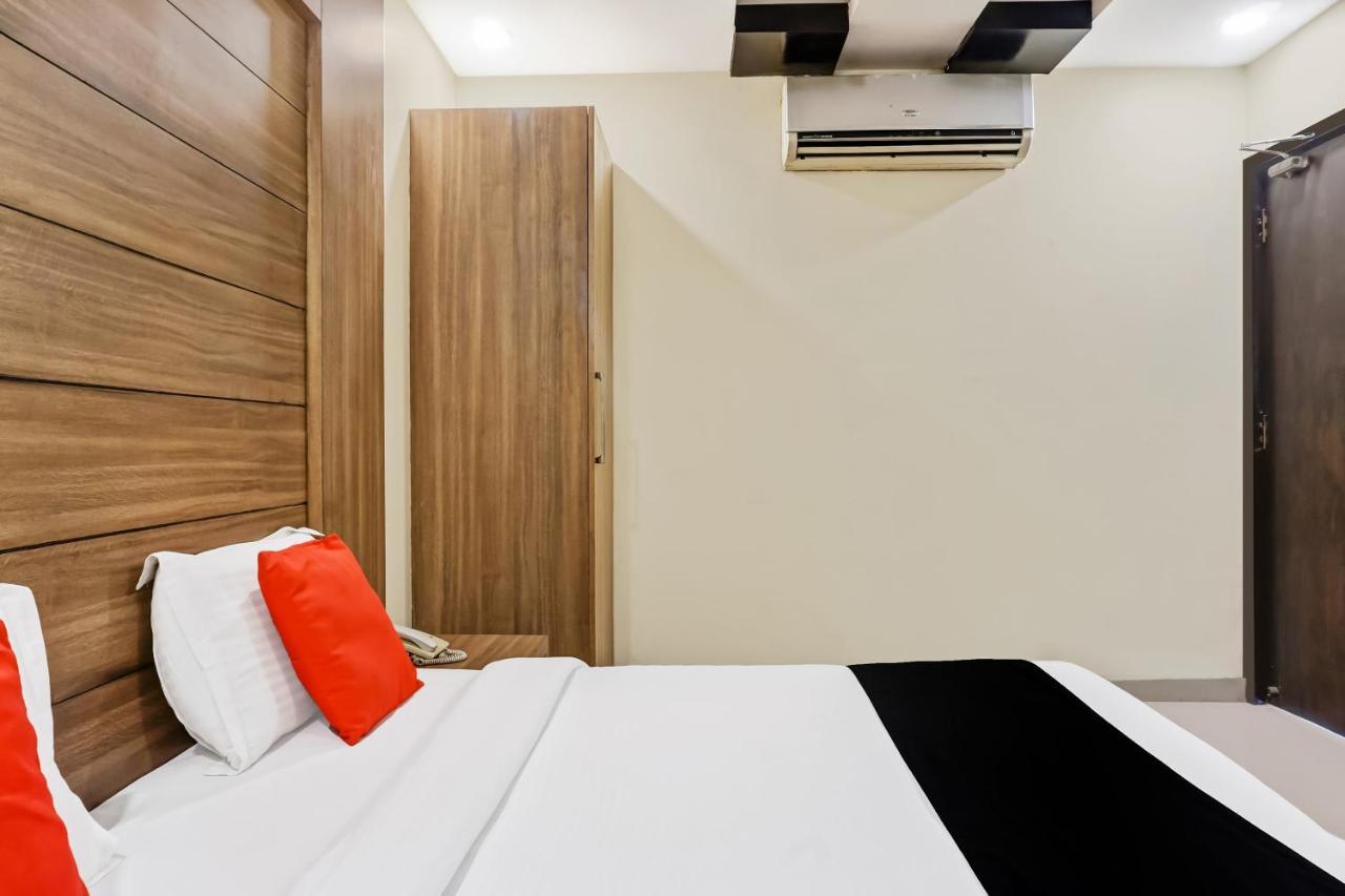 Capital O Hotel Jeyan Inn Near Gurudwara Shri Bangla Sahib Delhi Zewnętrze zdjęcie