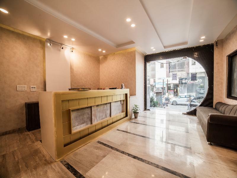 Capital O Hotel Jeyan Inn Near Gurudwara Shri Bangla Sahib Delhi Zewnętrze zdjęcie