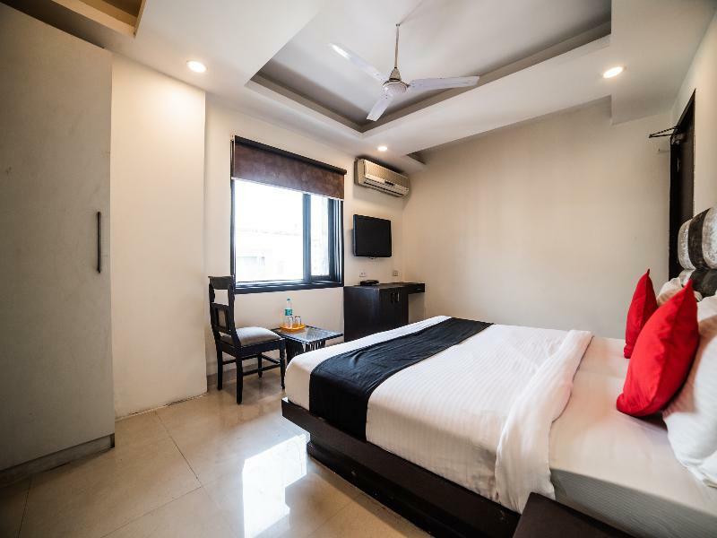 Capital O Hotel Jeyan Inn Near Gurudwara Shri Bangla Sahib Delhi Zewnętrze zdjęcie