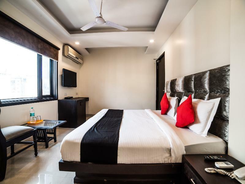 Capital O Hotel Jeyan Inn Near Gurudwara Shri Bangla Sahib Delhi Zewnętrze zdjęcie